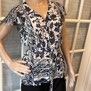 R Petites ivory/navy floral sheer button down tie top